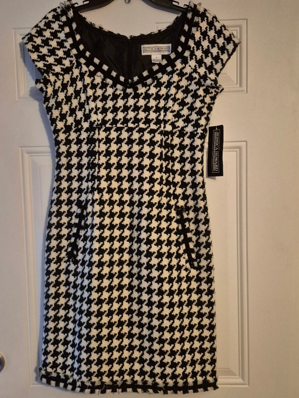 Dress ,Jessica Howard. Size 6. Houndstooth NWT